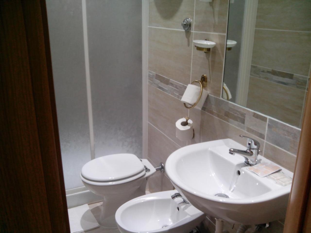 Guest House Hola Roma Ngoại thất bức ảnh